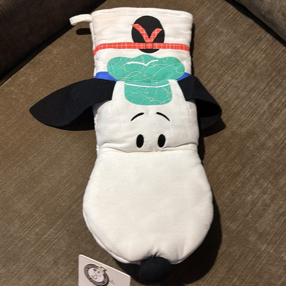 Snoopy Oven Mitt